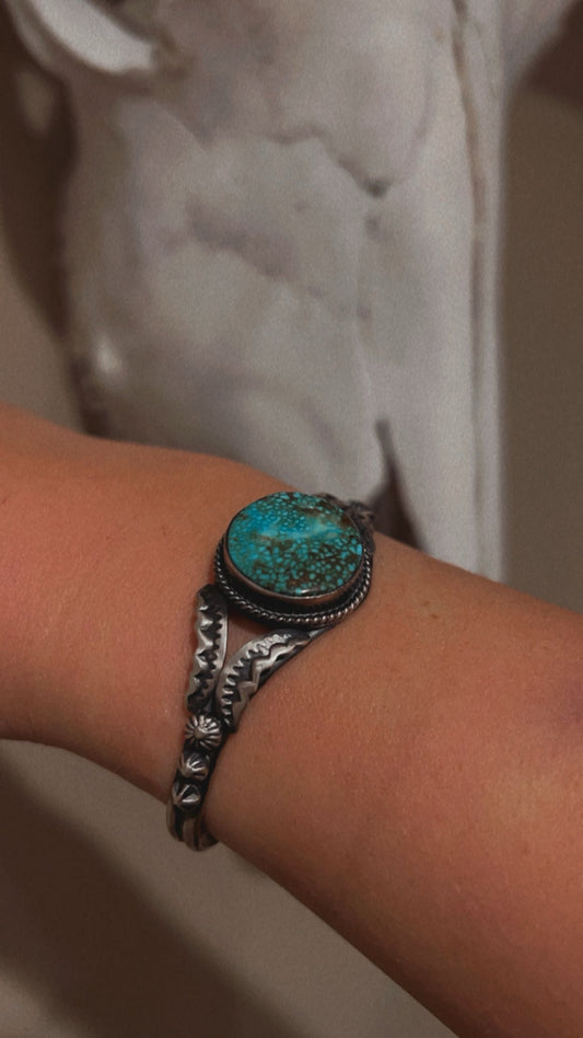 Native America Navajo Sterling Silver Kingman Turquoise Bracelet By Gilbert Tom.