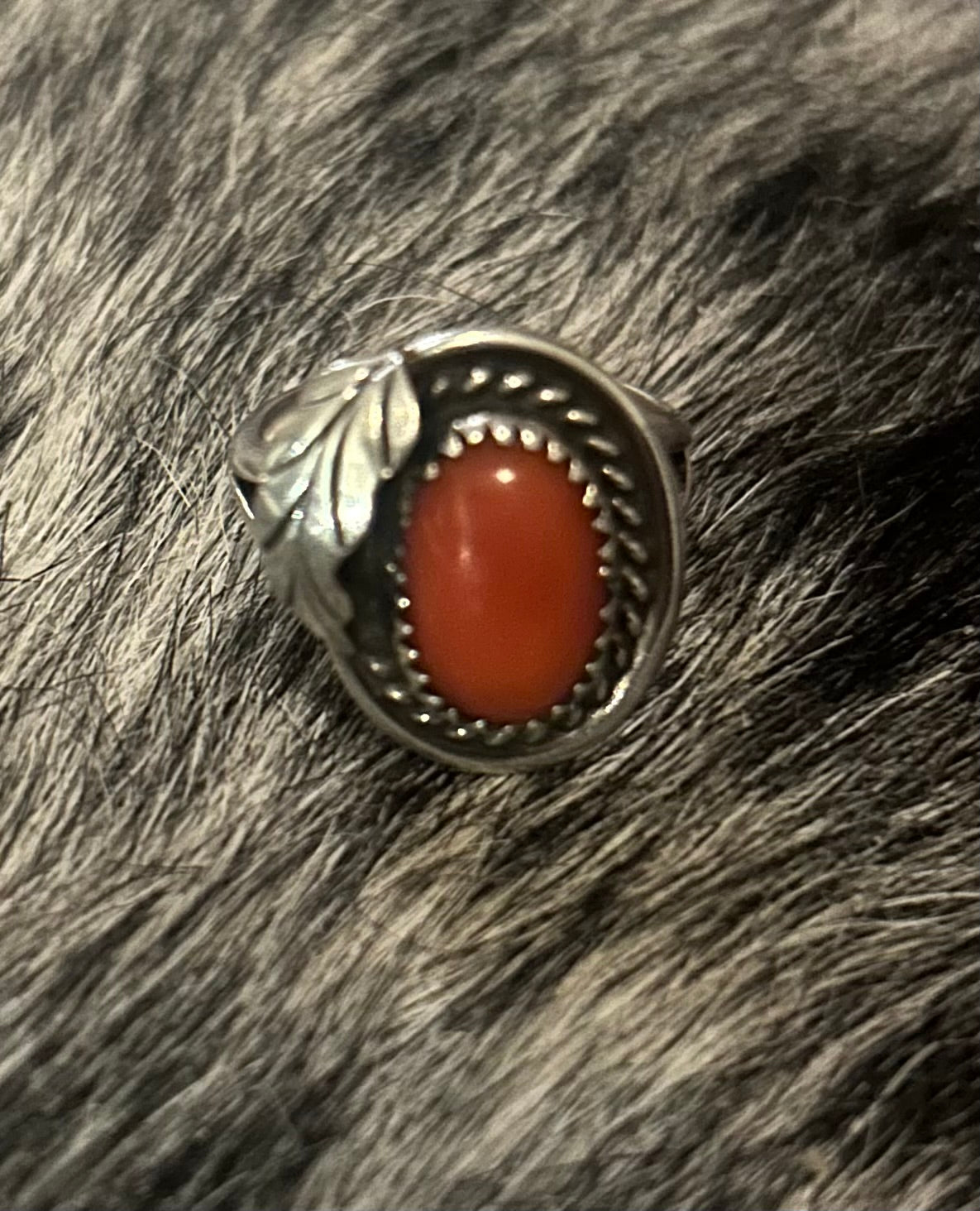 Coral & feather old pawn ring size 7