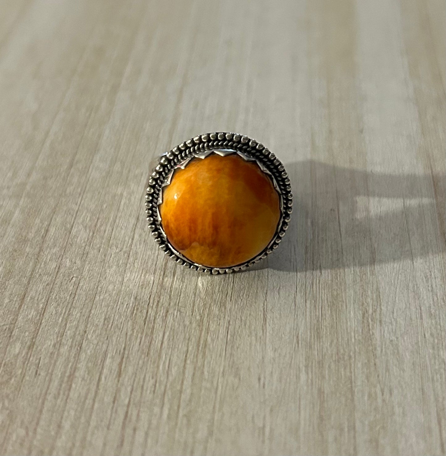 Round orange spiny oyster ring