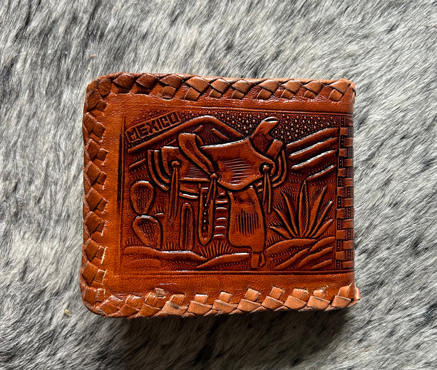 Men’s Horse & Saddle Tooled Wallet