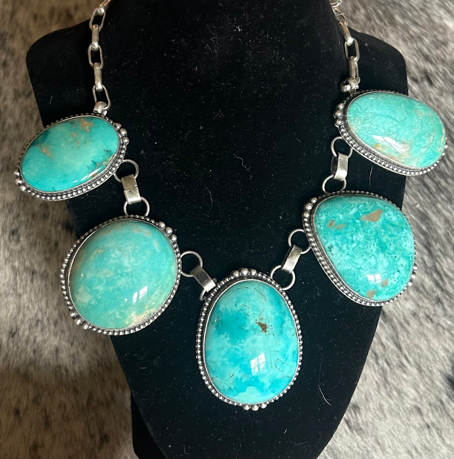 Hugeee Royston Turquoise Native Made Necklace